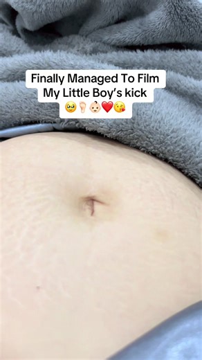 Cute Newborn Baby Kicks Caught on Camera