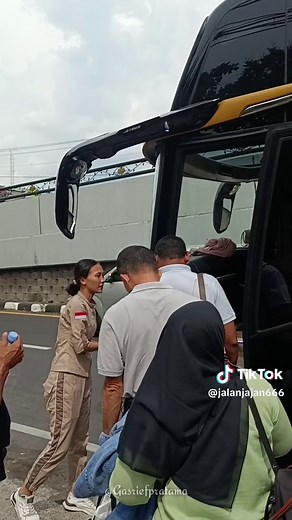 Sleeper Bus Review - Semeru Trans Journey Experience