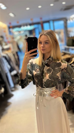 Mix & match in groen — van zachte truien tot flowy blouses 💚 #ootd #hasselt #bareafashion #visithasselt #fashioninspo #hasselt #barea #shoplocal #fashion #belgie | Barea Fashion