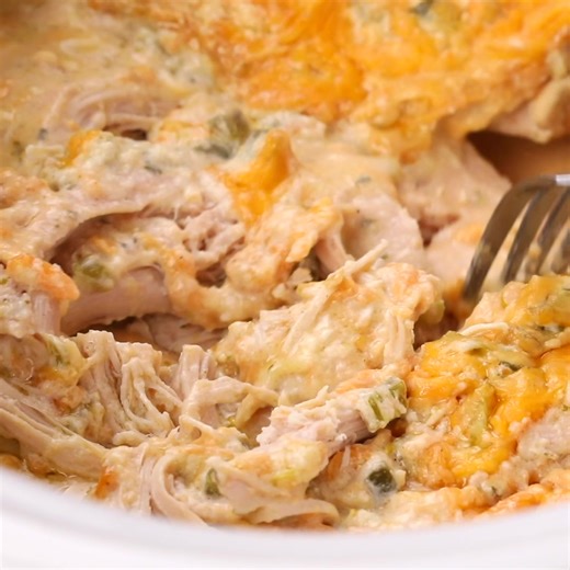 🌶️Full Recipe: https://www.themagicalslowcooker.com/jalapeno-popper-chicken/ 🌶️This Jalapeno Popper Chicken is even better than Crack Chicken. | The Magical Slow Cooker