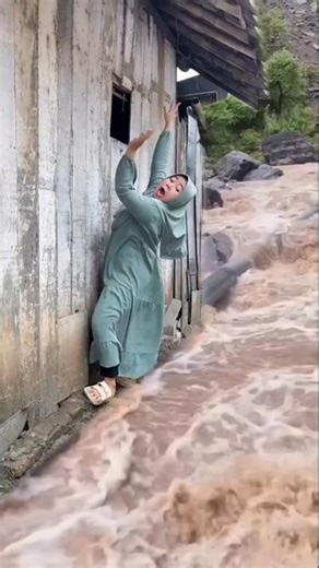 River scene gone wrong 😂✨🌊