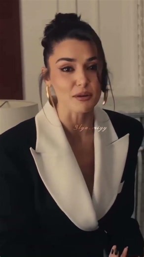 Hande Erçel's Breathtaking Elegance! ✨ #HandeErçel #Meyra #shorts