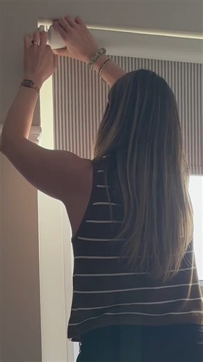 No drills. No fuss. Just twist and you’re done ✅ ty_victorianhouse is showcasing just how effortless our Twist2Go Roller Blind is to install for instant style in minutes 🤍 Product featured: Twist2Go Ella Stripe Cappuccino Roller Blind Explore the No Drill Roller Blind collection - https://bit.ly/4mVQGLZ | Blinds 2go