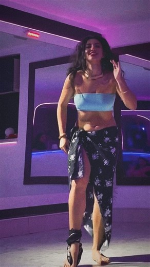 Cosmic Noori on Instagram: "@dora.bellydance 💙🖤"