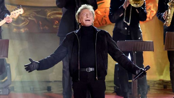 'An incredible journey': Barry Manilow announces final concert in Omaha