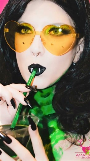 goo queen from outerspace 💚👽 #alien #vampire #space #queen #spacequeen #slime