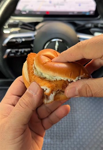 Fish Mak 😋 #food #eating #asmr #cafe