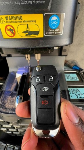 Allen’s Locksmith LLC 🇯🇲 on Instagram: "#ford #transit #flipkey broke ✅🔥 Call Text or DM for a free quote ✅ 240-330-0681 • • • • • #fordtransit #dmvlocksmith #dmv #locksmith #lostkeys #key #programmed #newkey #programming #keyfob #brokenkey #dull #blade #lasercut #lasercutting #"