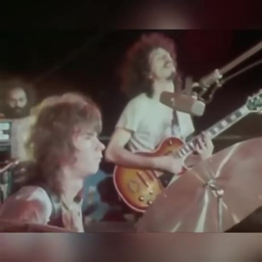 Santana - Black Magic Woman / Gypsy Queen Original Music Video 1970 | Kead Chaiwat