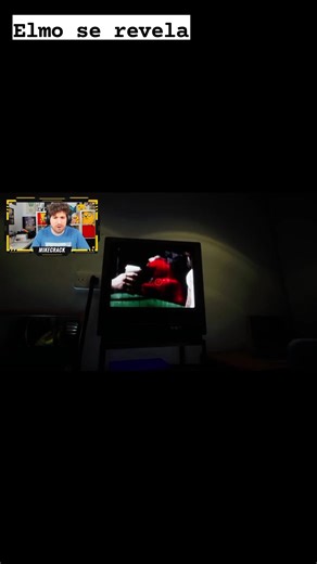 Elmo se revela en la grabación | Mikecrack
