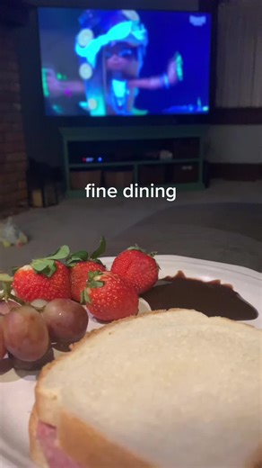 Off the Hook Splatoon Concert featuring Pearl and Marina