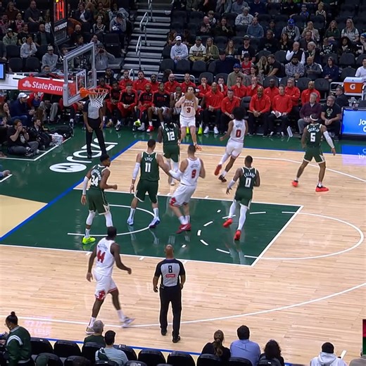 Coby White was IN HIS BAG tonight dropping 35 PTS and 7 triples to lead the Chicago Bulls to a win! 🔥 #KiaTipOff24 35 PTS | 6 REB | 5 AST | 4 STL | 7 3PM | NBA