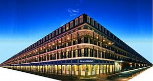 Hilbert's Grand Hotel: Infinity Explained