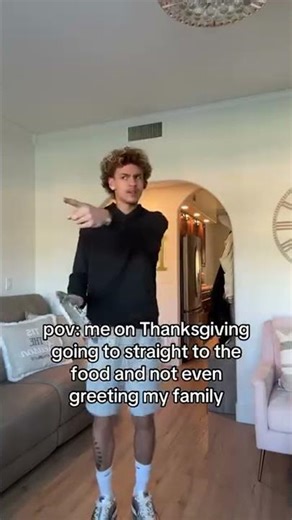what’s your favorite thanksgiving food??😂 • • • #thanksgiving #turkey #yams #ham #turkeyday