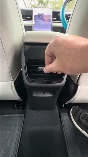 J5 - Back Seat Differences (vs E5)