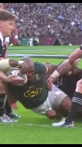 Bongi’s try was a try. FidelityADT happened to be paroling Ellis Park and it was confirmed to be a try by the pilot. The TV ref was not sure. | Andre Snyman eblockwatch