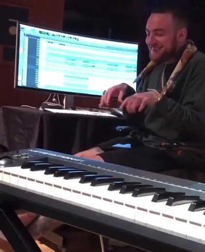 Mac Miller it’s in D 🎶 😆😆 #macmiller #macmillervids #fyp #trending #viral