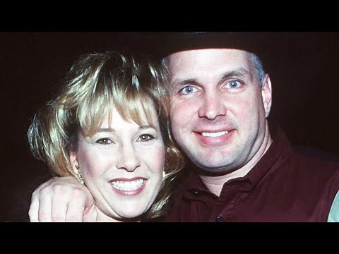 The Truth About Garth Brooks' Divorce From His First Wife