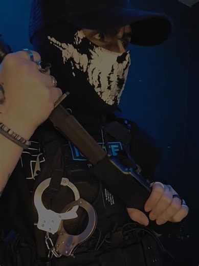 ❌️MDNI❌️ ⚠️FAKE WEAPON⚠️ || I always bring protection || @Sinclair #fyp #funny #masktok #maskedmen #cosplay