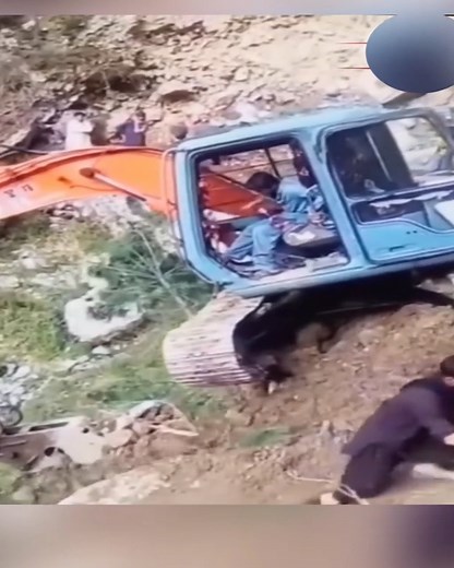 Accidentally captured a large machine operating error | Amazing Videos