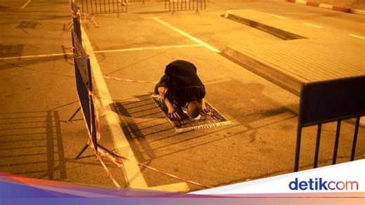 Niat Sholat Maghrib: Arab, Latin dan Terjemahannya