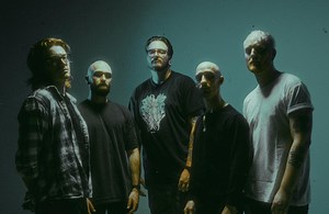 Australialainen metalcore-yhtye Irken Armada julkaisi uuden singlen “Love Soaked Wounds”