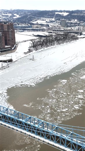 Take a drone flight over ice flowing on the frigid Ohio River ❄️ | Enquirer - Cincinnati and Kentucky