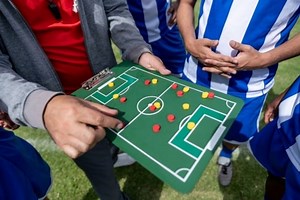 Taktik und Spielsysteme im Fußball: Überblick & Trainingstipps