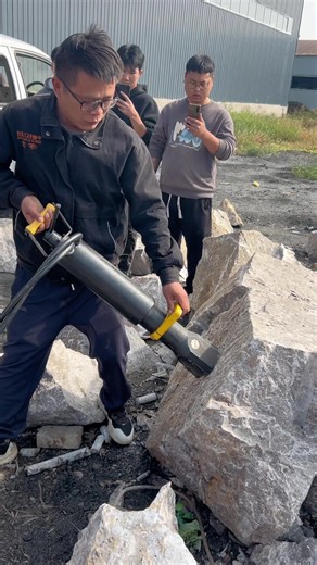 Rock splitting machine, hydraulic splitting machine, rock splitting machine, hydraulic rock breaking machine, drilling and splitting integrated machine, drilling and splitting machine