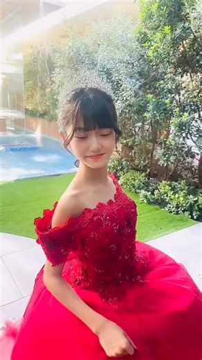 華町ココ💜ここみん on Instagram: "YouTube⇒ここみん♡ X ⇒Co_stuff2015219 Threads⇒ichigochan_0105_ tiktok⇒cocomin2015219 #伝説の学生オーディショングランプリ #ドレス撮影 #華町ココ #ここみん #JS5 #キッズアイドル #キッズモデル #cocomin #IDOL #KIDSMODEL #KIDSIDOL #vegan"