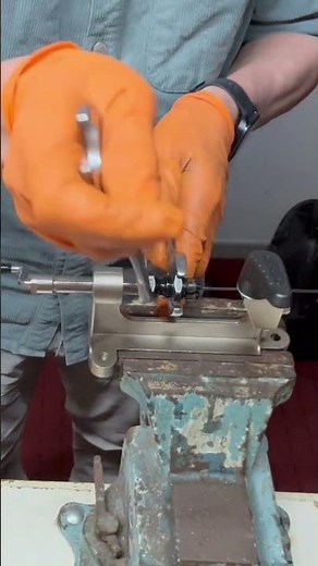 Rolling a spoke thread