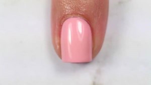 Can’t stop watching this perfect mani DIY from Nailstorming! Watch the full tutorial for this flawless (and easy) mani on YouTube! https://youtu.be/OMhtdxxFkeg | Sally Beauty