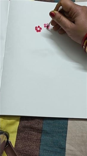 Easy Flower Painting That Looks Beautiful 🌸#art#flowerart #painting#artreels#shortsfeed#drawing