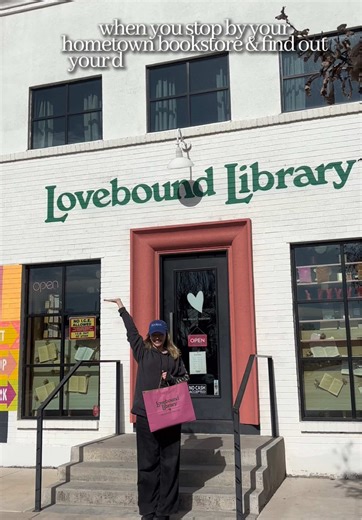 My family alone can fill 50% of any function but I will TAKE THE W ⭐️✨ #authorsoftiktok @Lovebound Library SLC #theruinsbeneathus