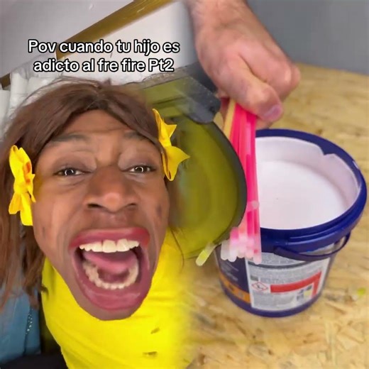 Cuando tu hijo es adicto al fre fire Pt2 😅😭. #comedia #parati #viral #greenscreen #greenscreenvid