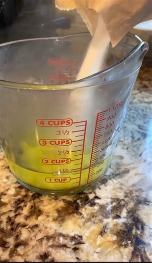 Candy Corn Jell-O Shots 🎃✨ So festive and cute...you can even make them kid-friendly alcohol-free! #Halloween #healthylifestyle #snacks #spookyseason #fblifestyle | Janelle Rohner