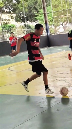 Que assistência! 🎩🔥 #futebol #soccer #passes