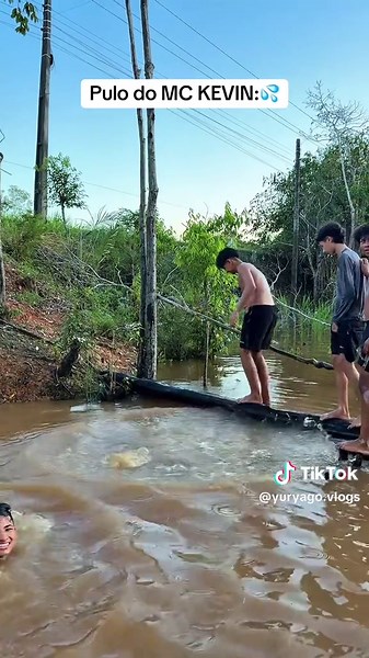 Pulo do KEVIN: Desafio de Salto na Piscina Rio | Engraçado