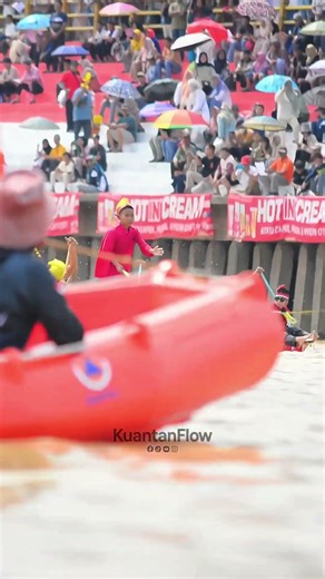 The crowd went absolutely hysterical when Dikha Aura Farming’s boat was defeated. Emotions ran high.