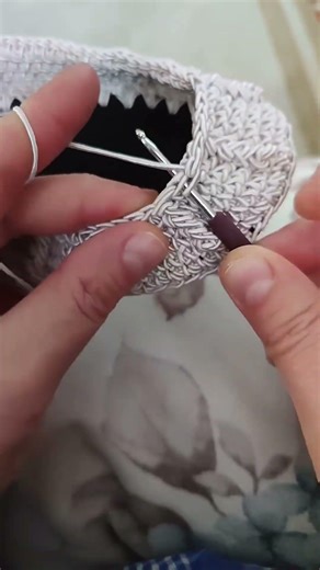Pretty ladies crochet handmade shoes tutorial #handmadeshoes #crochetshoes #shoes #knitting #diy