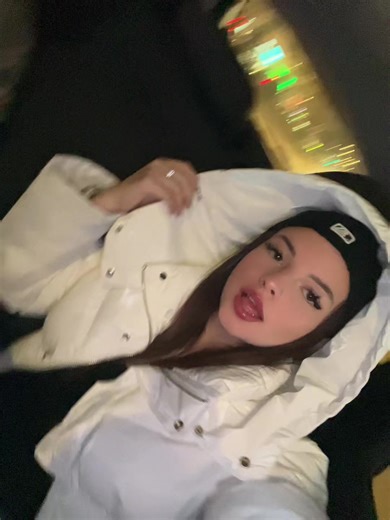 Videoclipuri postate de 💋 (@ontop.isa) cu sunet original - el.magiun