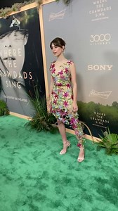 Daisy Edgar-Jones proves literal red-carpet dressing is always a good idea. - - > https://trib.al/j6qXo2J | British Vogue