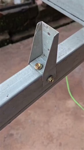 Joining Metal Frames With Gusset Plates And Bolts