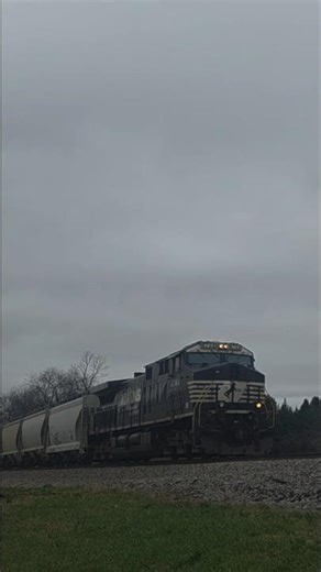 NS 4744 leads CP 640 through Pewaukee, WI