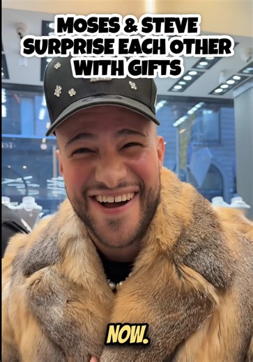 @Moses The Jeweler and @Steve Will Do It exchange gifts ❗️👀 #mosesthejeweler