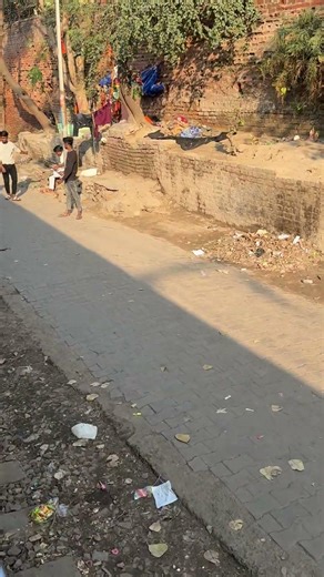 Train ke piche bhaga ladka #train #railvlogger #indianrailways #railwaycontent #railway