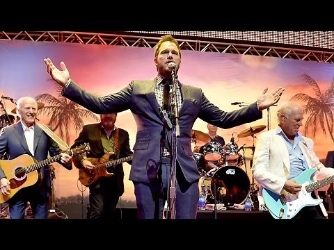 Chris Pratt & Jimmy Buffett EPIC "Margaritaville" Duet at Jurassic World Premiere