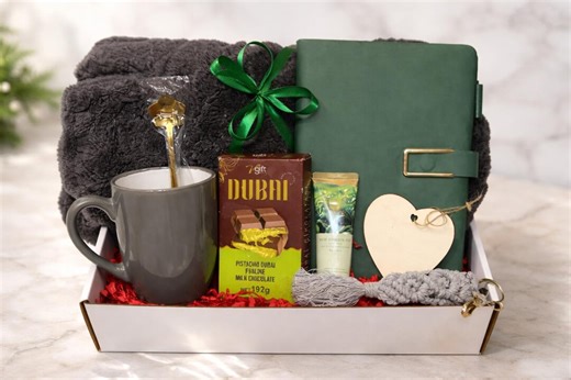 Luxury Green Gift Box for Her | Cozy Self Care Set With Candle, Chocolate & Planner | Birthday, Thank You, Care Package. Hand Made Gift Box. - Etsy