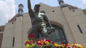 Florida State community begins memorial, reacts to death of Bobby Bowden