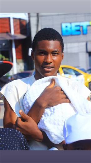 I carrying my little bro #fyp #creatorsearchinsight @Romantic keyz